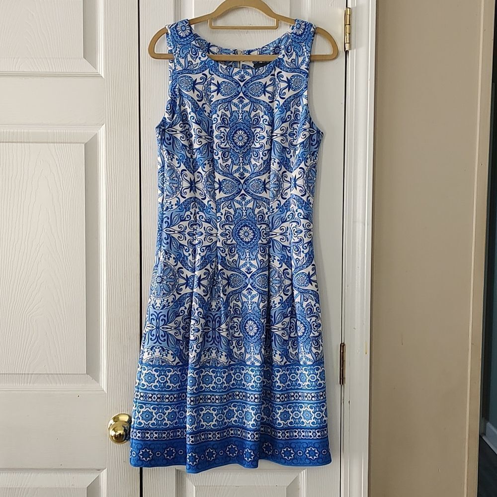 Gabby  Skye blue white printed  dress  Sz 8 EUC